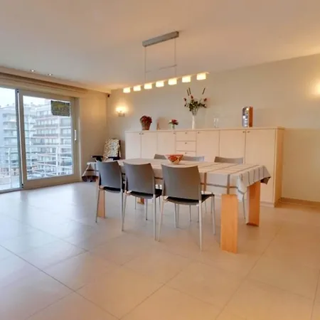 Apartment 3-bedroom With Casino View *
